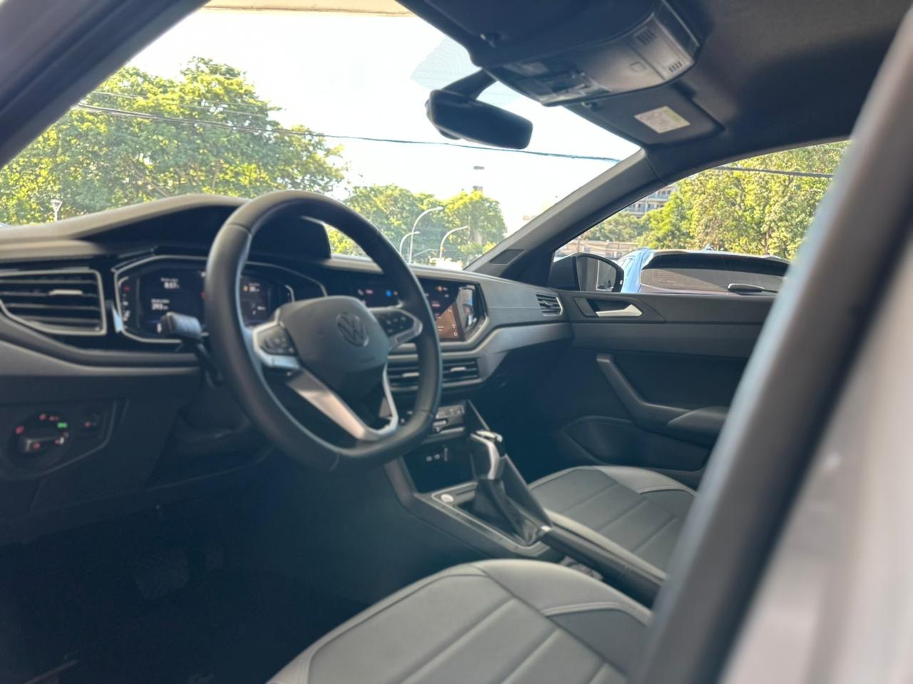VOLKSWAGEN Nivus 1.0 4P FLEX 200 TSI HIGHLINE TURBO AUTOMÁTICO