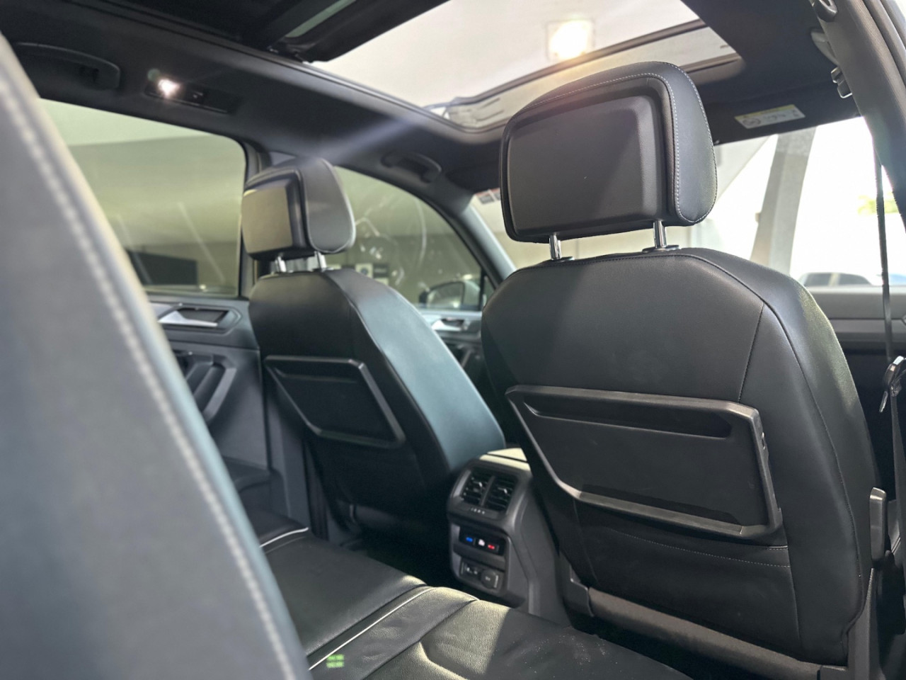 VOLKSWAGEN Tiguan 2.0 16V 4P TSI 350 TURBO R-LINE 4MOTION DSG AUTOMÁTICO