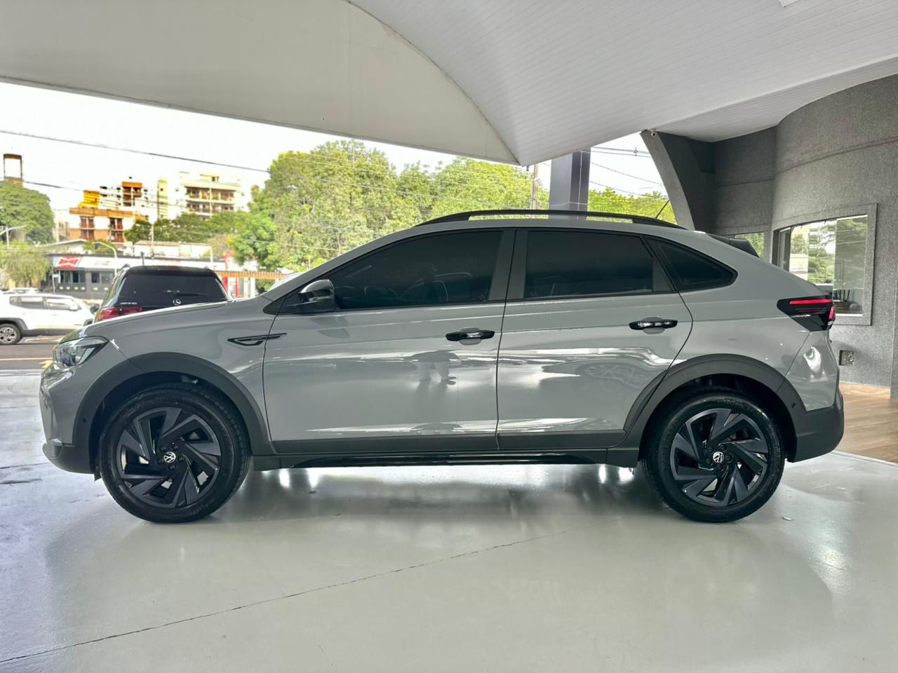 VOLKSWAGEN Nivus 1.0 4P FLEX 200 TSI HIGHLINE TURBO AUTOMÁTICO