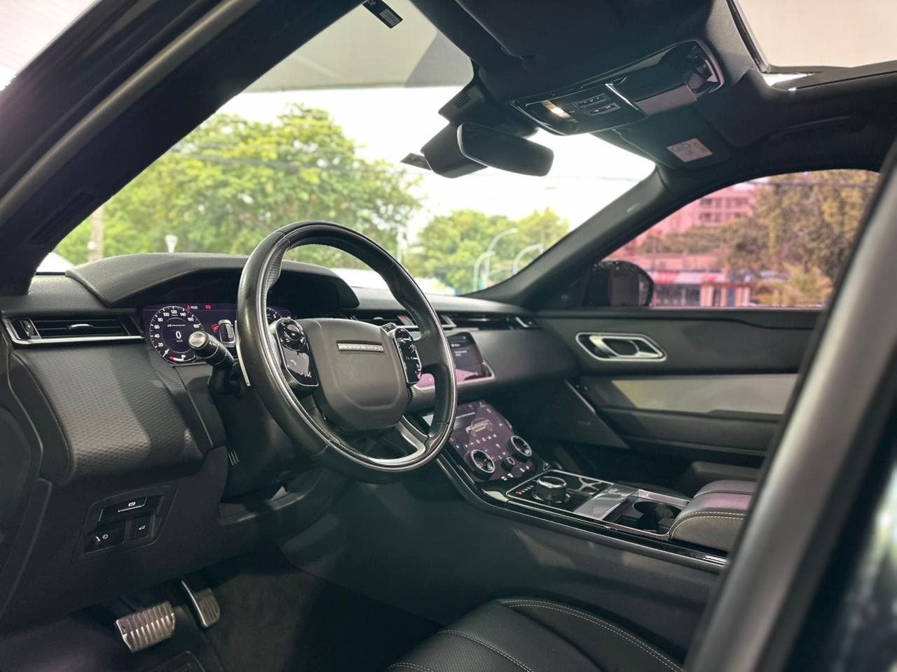 LAND ROVER Range Rover Velar 2.0 16V 4P P300 SE R-DYNAMIC AUTOMÁTICO