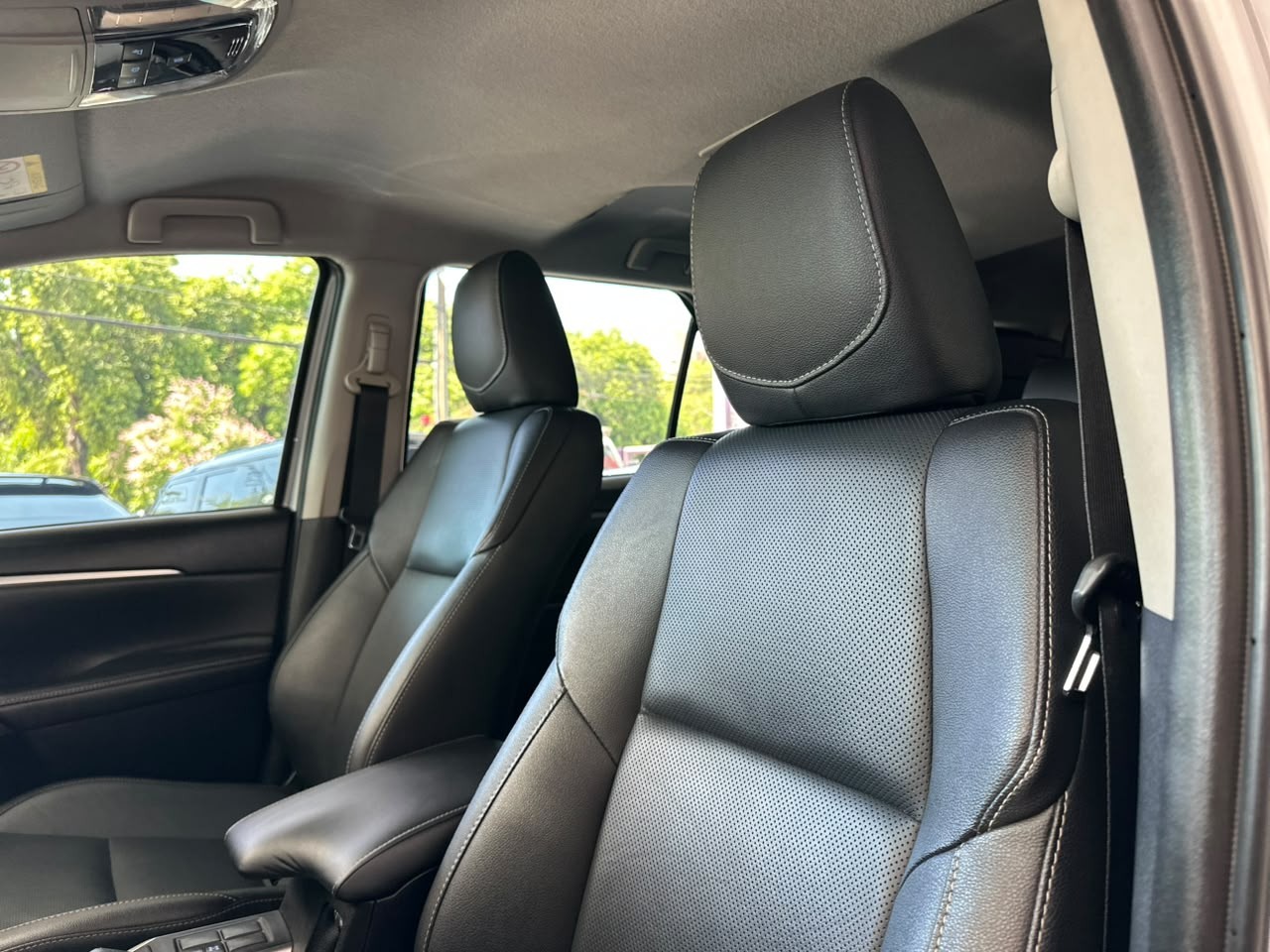 TOYOTA Hilux SW4 2.8 16V 4P SRX 4X4 7 LUGARES TURBO DIESEL AUTOMÁTICO