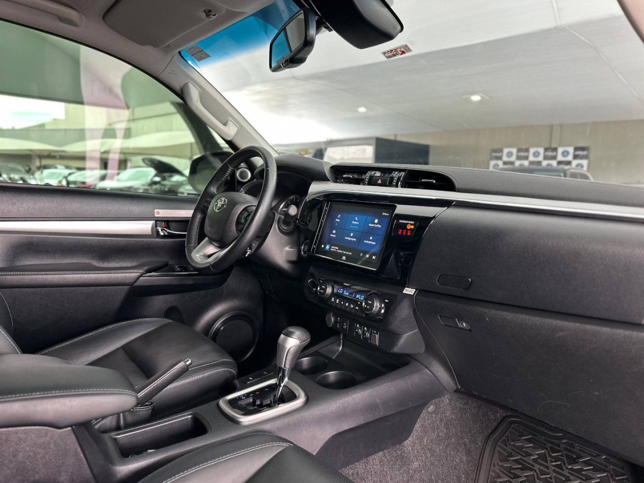 TOYOTA Hilux Caminhonete 2.8 16V SRX 4X4 TURBO DIESEL CABINE DUPLA AUTOMÁTICO