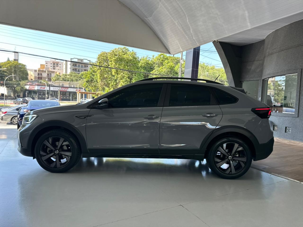 VOLKSWAGEN Nivus 1.0 4P FLEX 200 TSI HIGHLINE TURBO AUTOMÁTICO