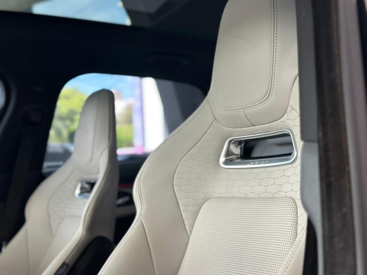 JAGUAR F-Pace 2.0 16V 4P AWD P400E PHEV R-DYNAMIC SE TURBO AUTOMÁTICO