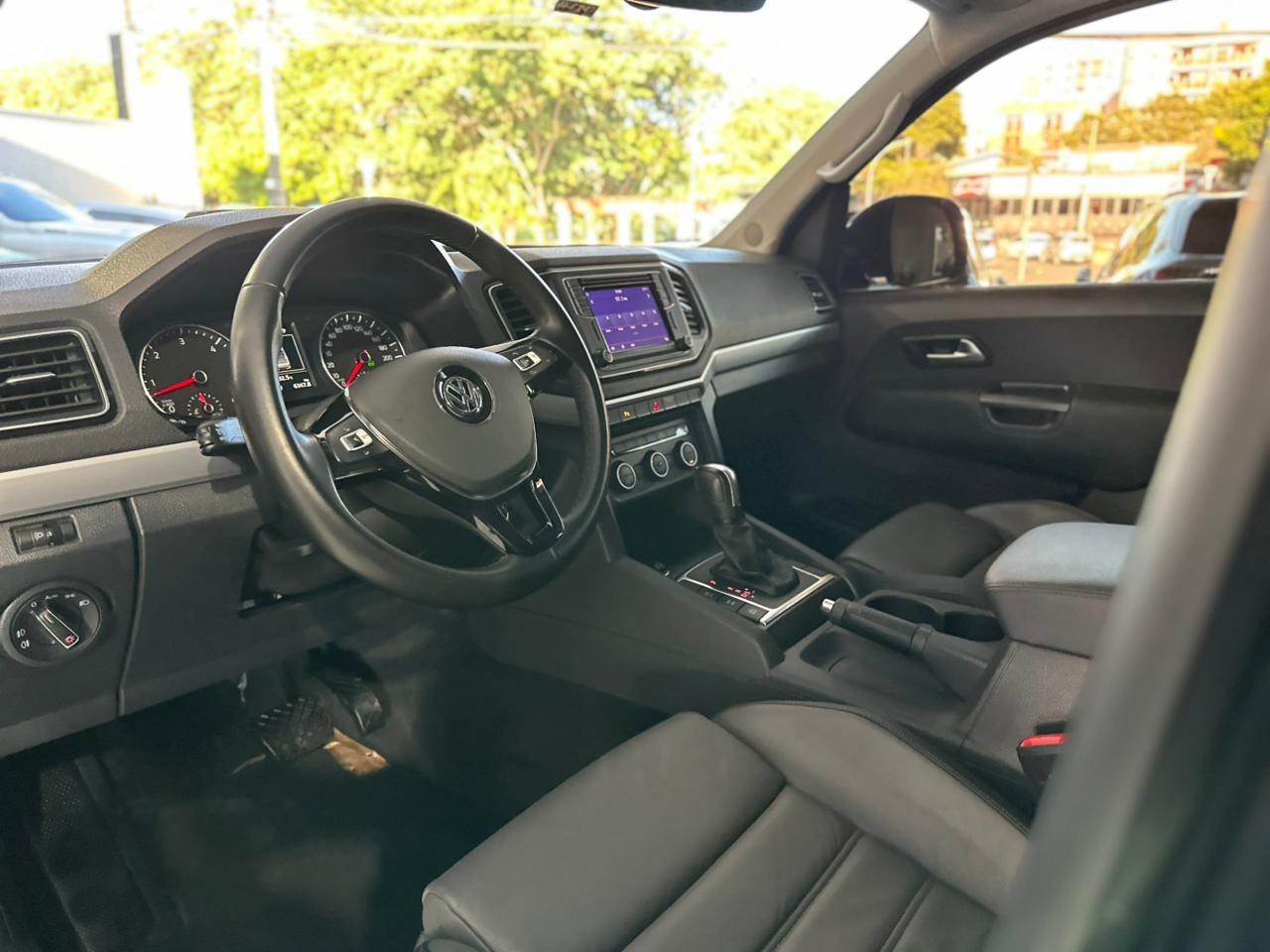 VOLKSWAGEN Amarok 3.0 V6 CABINE DUPLA HIGHLINE 4X4 TURBO INTERCOOLER AUTOMÁTICO