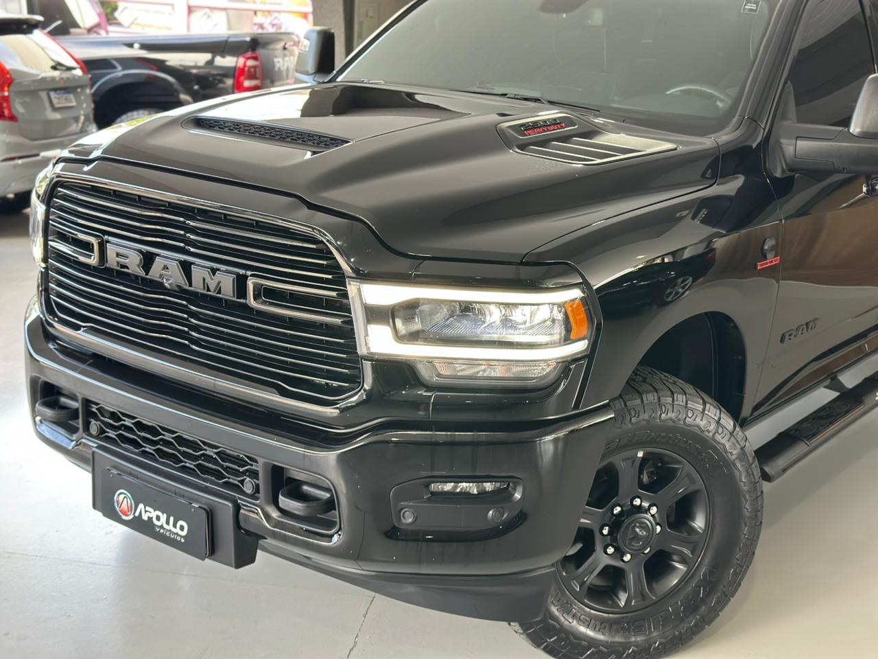 RAM 2500 6.7 I6 24V SLT CABINE DUPLA TURBO DIESEL LARAMIE 4X4 AUTOMÁTICO