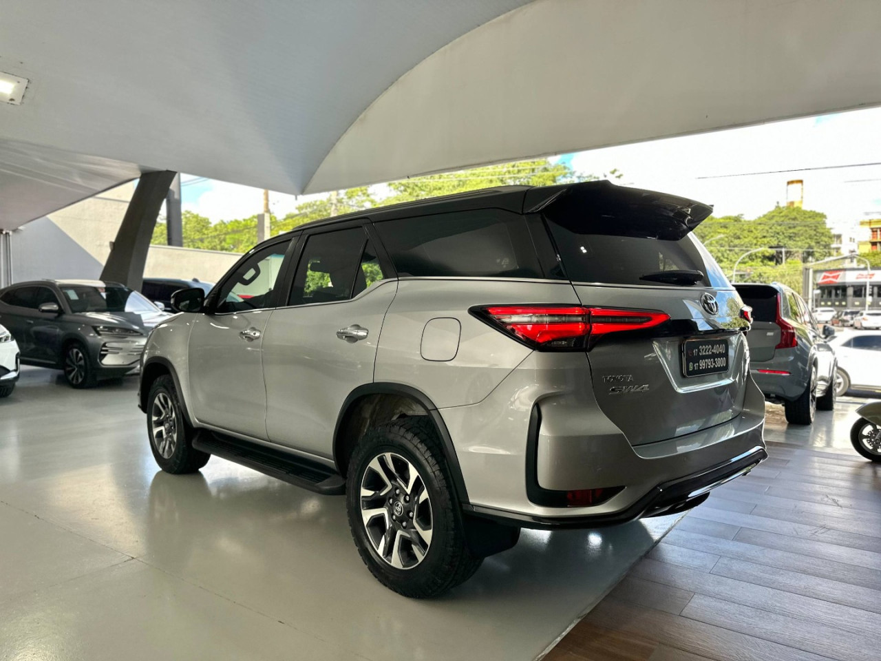 TOYOTA Hilux SW4 2.8 4P SRX 4X4 DIAMOND 7 LUGARES TURBO DIESEL AUTOMÁTICO