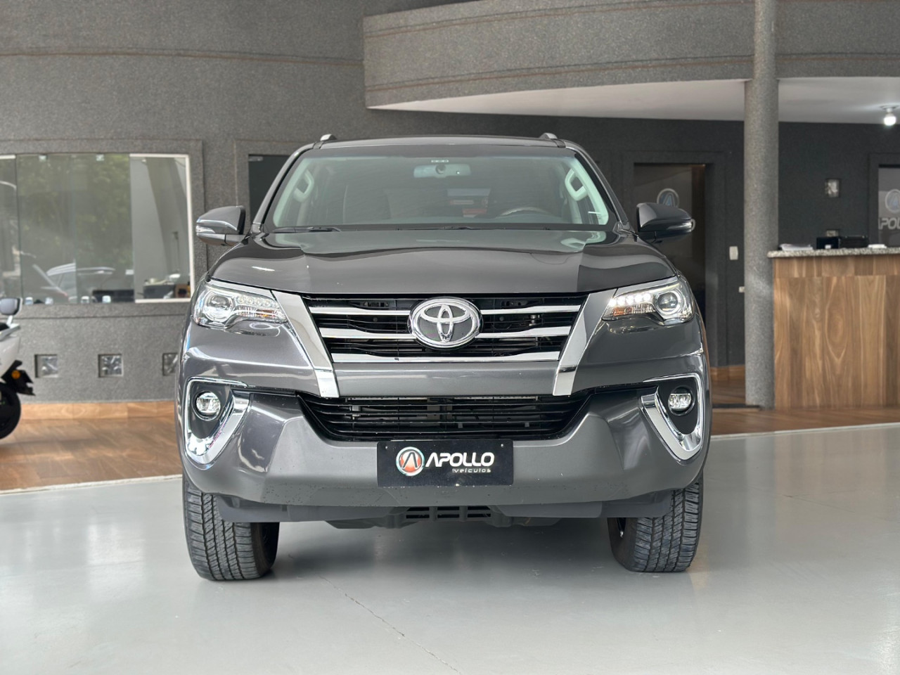 TOYOTA Hilux SW4 2.8 4P SRX 4X4 TURBO DIESEL AUTOMÁTICO