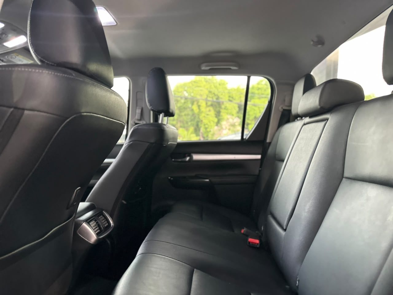 TOYOTA Hilux Caminhonete 2.8 16V SRV 4X4 DIESEL CABINE DUPLA AUTOMÁTICO