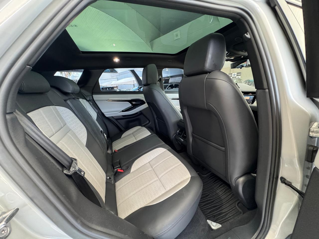 LAND ROVER Range Rover Evoque 2.0 4P FLEX P250 R-DYNAMIC HSE AWD AUTOMÁTICO