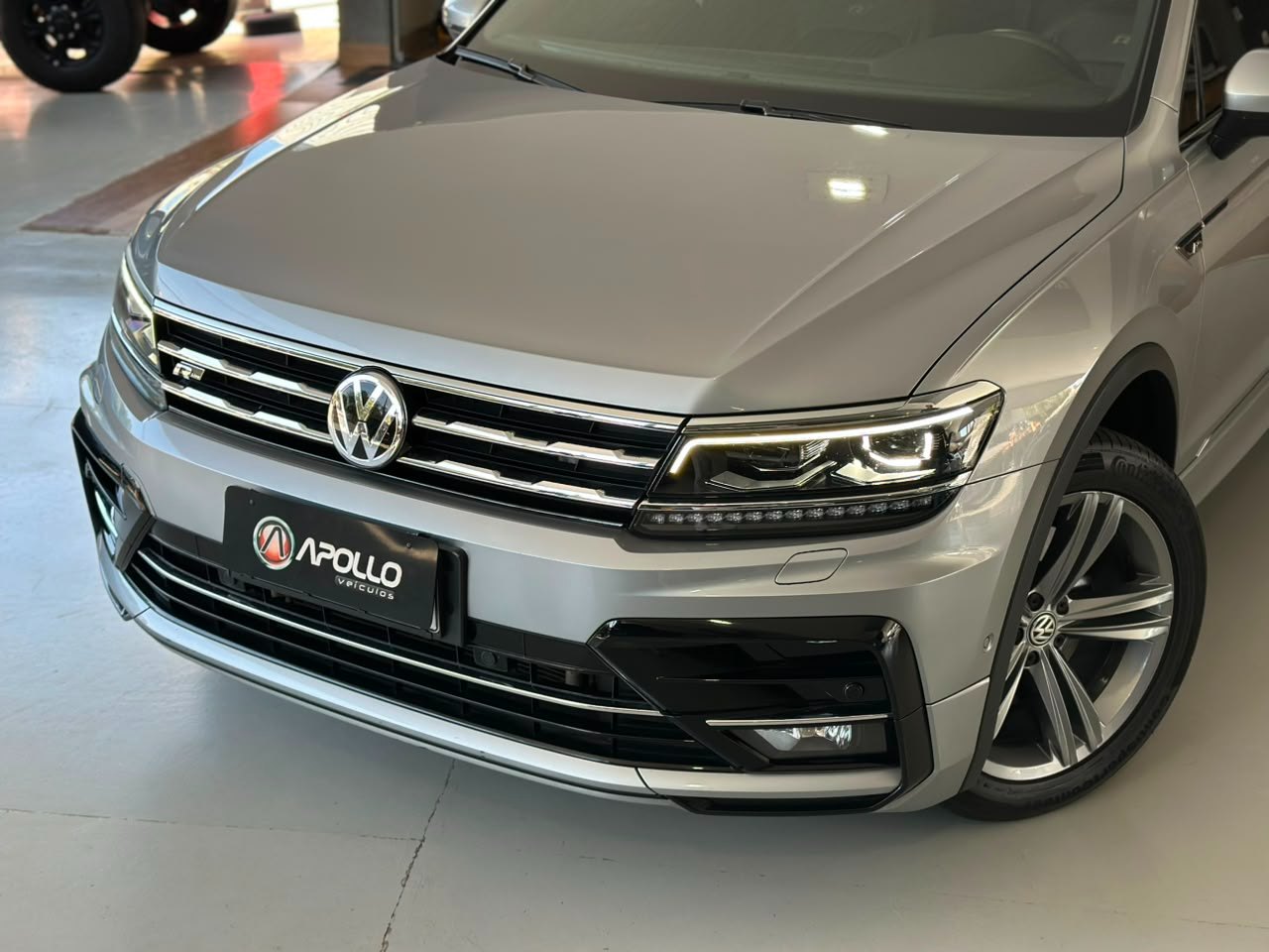 VOLKSWAGEN Tiguan 2.0 16V 4P TSI 300 TURBO R-LINE AUTOMÁTICO