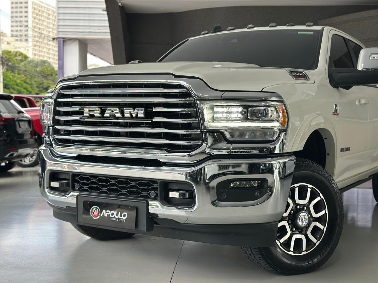 RAM 3500 6.7 I6 LIMITED LONG HORN CABINE DUPLA 4X4 TURBO DIESEL AUTOMÁTICO