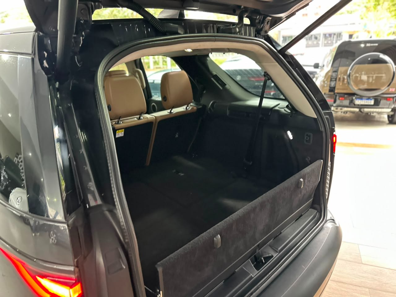 LAND ROVER Discovery 3.0 4P HSE SDV6 4X4 TURBO DIESEL AUTOMÁTICO