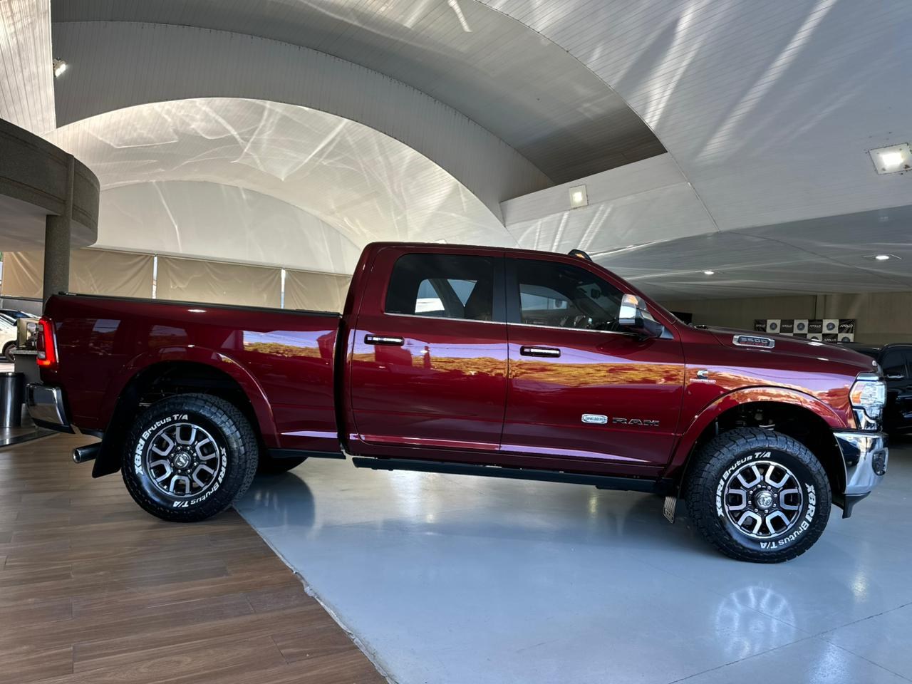RAM 3500 6.7 I6 LIMITED LONG HORN CABINE DUPLA 4X4 TURBO DIESEL AUTOMÁTICO