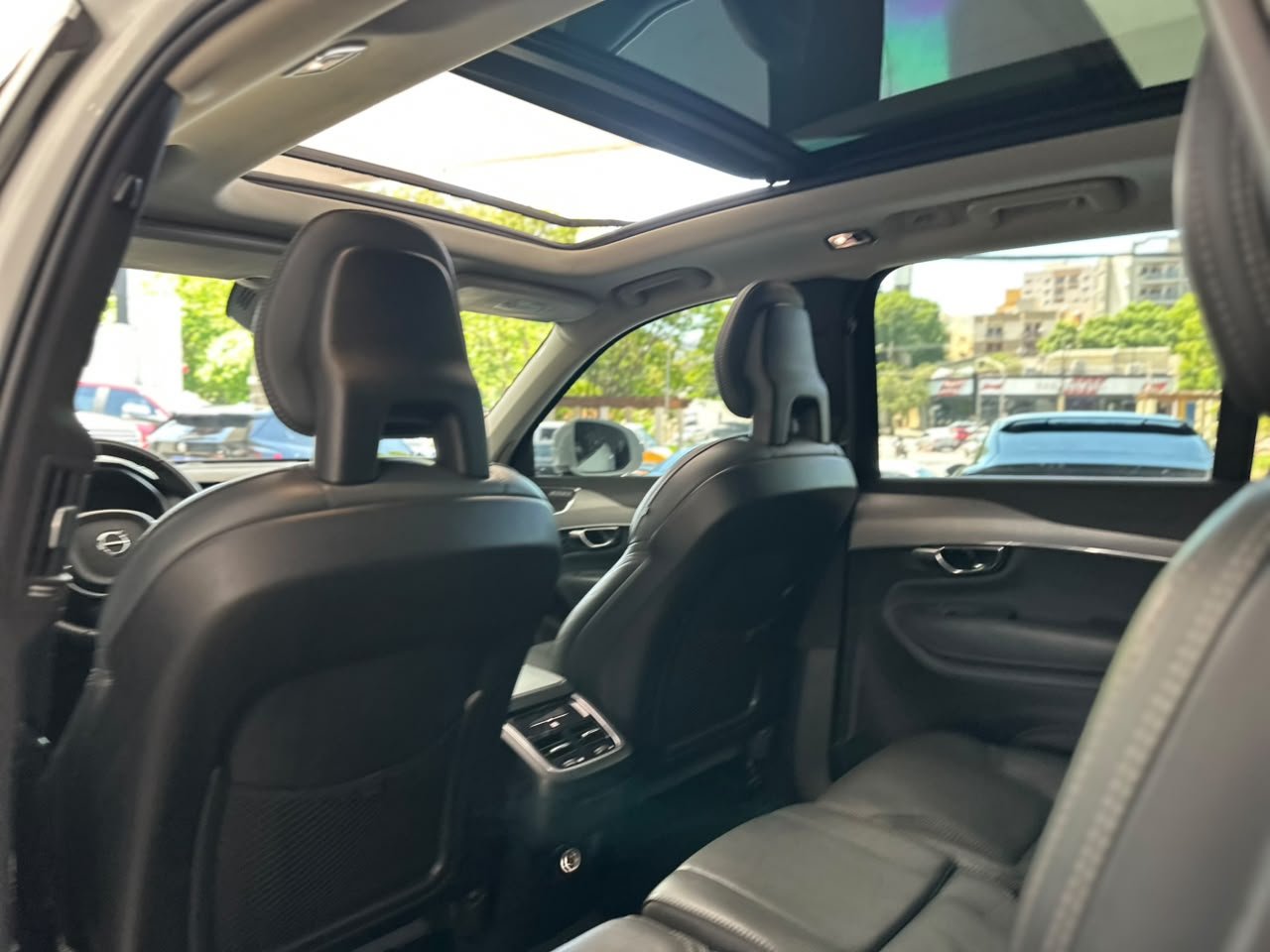 VOLVO XC90 2.0 4P MOMENTUM 4X4 TURBO AUTOMÁTICO