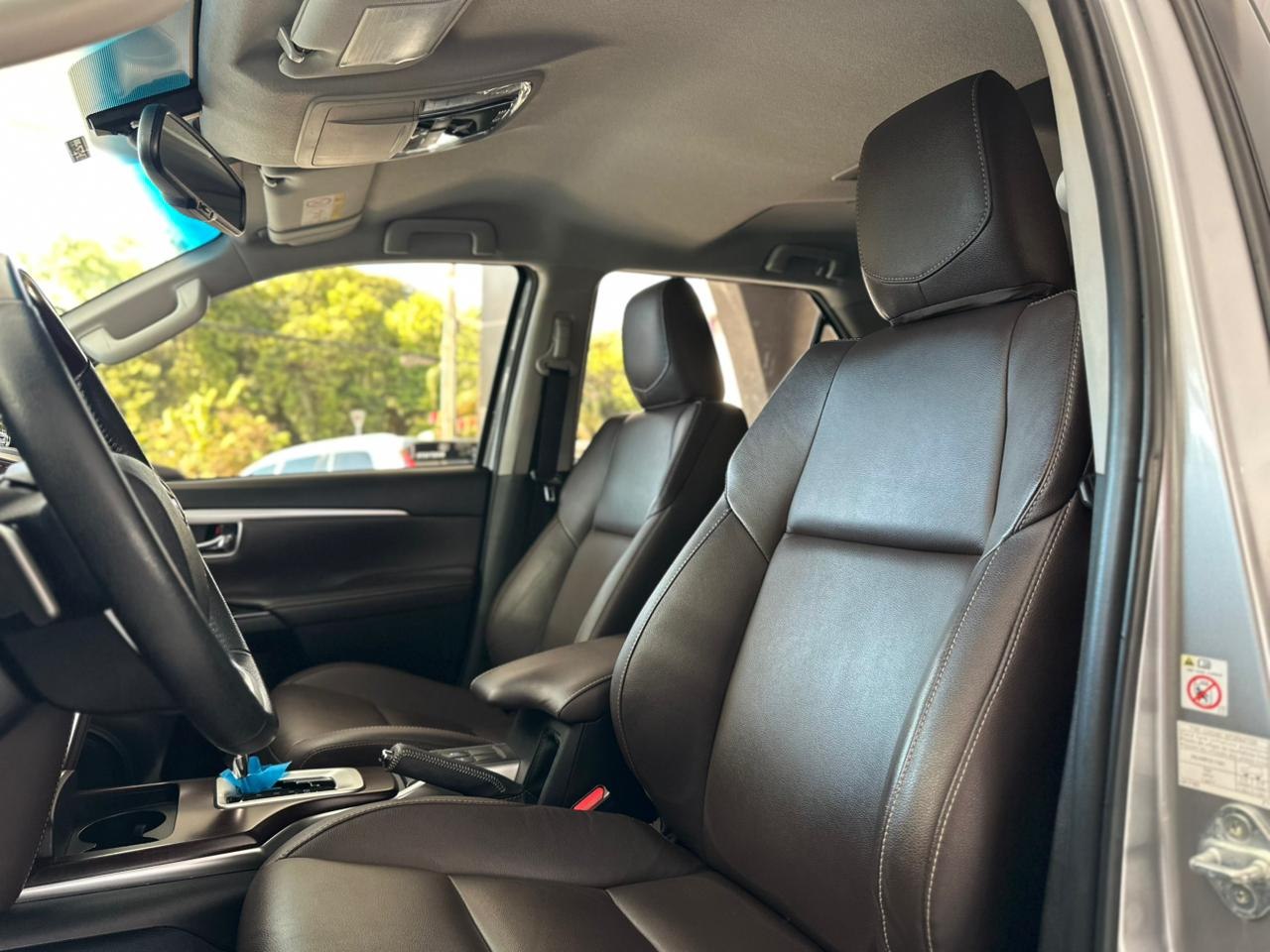 TOYOTA Hilux SW4 2.8 4P SRX 4X4 TURBO DIESEL AUTOMÁTICO