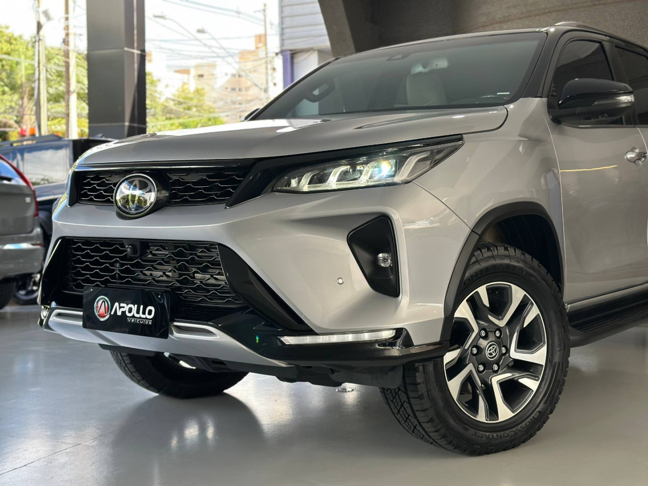 TOYOTA Hilux SW4 2.8 4P SRX 4X4 DIAMOND 7 LUGARES TURBO DIESEL AUTOMÁTICO