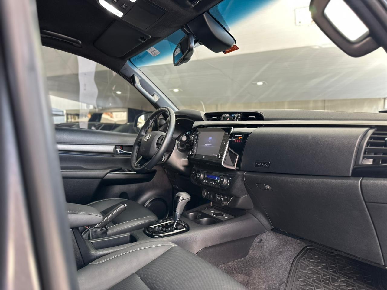 TOYOTA Hilux Caminhonete 2.8 16V SRX CONQUEST 4X4 TURBO DIESEL CABINE DUPLA AUTOMÁTICO