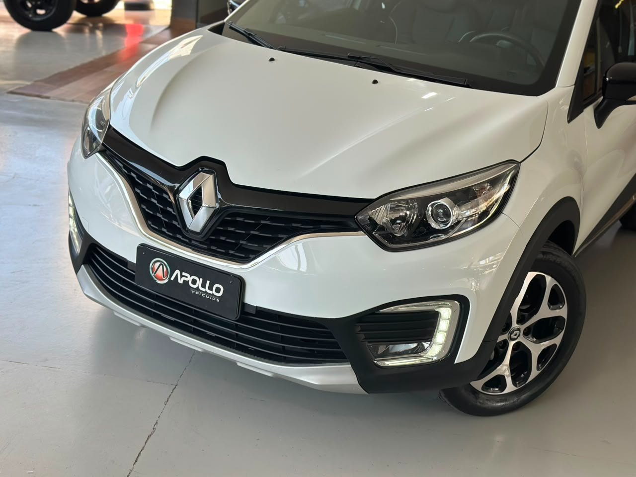 RENAULT Captur 1.6 16V 4P FLEX SCE INTENSE X-TRONIC CVT