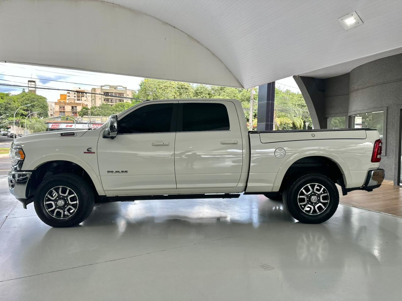 RAM 3500 6.7 I6 LIMITED LONG HORN CABINE DUPLA 4X4 TURBO DIESEL AUTOMÁTICO