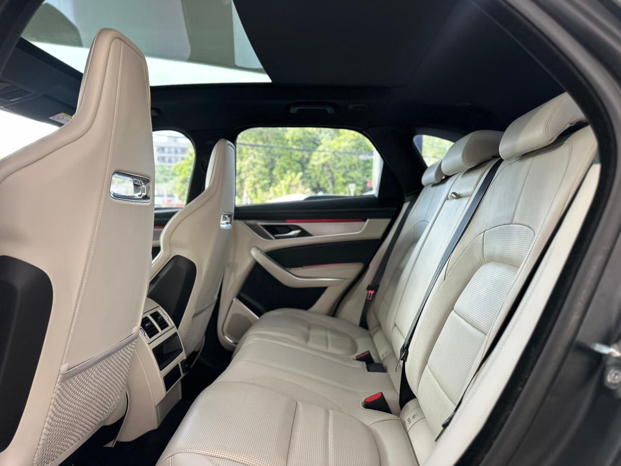 JAGUAR F-Pace 2.0 16V 4P AWD P400E PHEV R-DYNAMIC SE TURBO AUTOMÁTICO