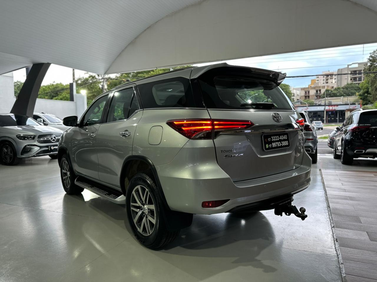 TOYOTA Hilux SW4 2.8 16V 4P SRX 4X4 7 LUGARES TURBO DIESEL AUTOMÁTICO