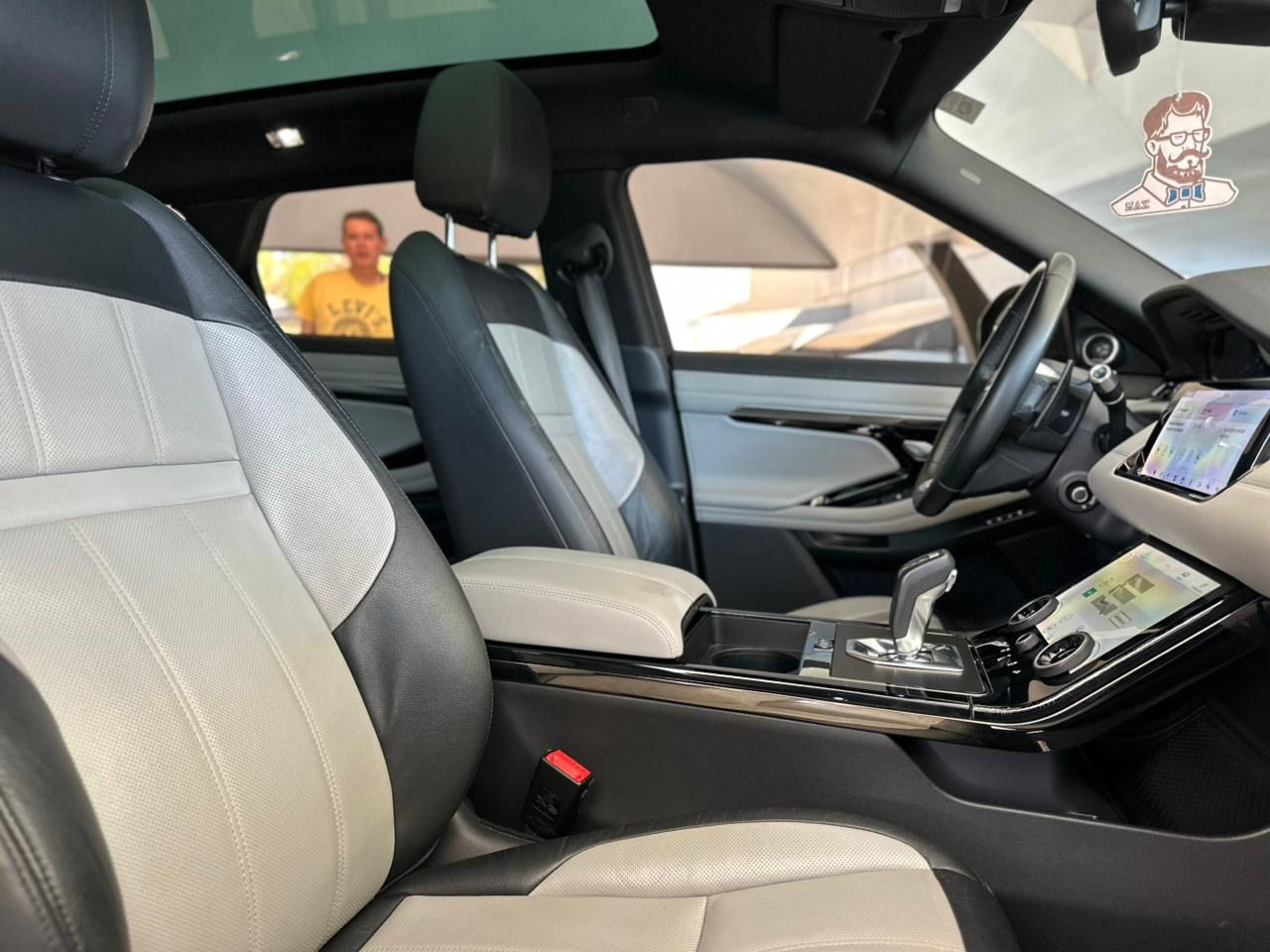 LAND ROVER Range Rover Evoque 2.0 4P FLEX P250 R-DYNAMIC SE AWD AUTOMÁTICO
