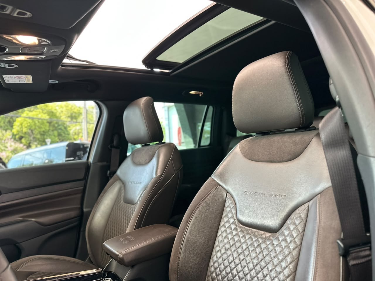 JEEP Commander 2.0 16V 4P TD380 OVERLAND 4X4 TURBO DIESEL AUTOMÁTICO AT9