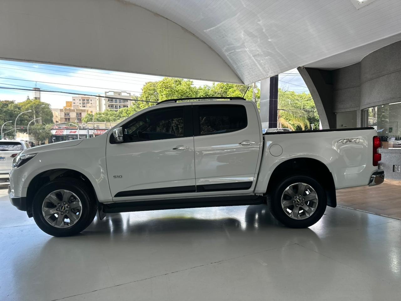 CHEVROLET S10 2.8 16V LTZ CABINE DUPLA 4X4 TURBO DIESEL AUTOMÁTICO