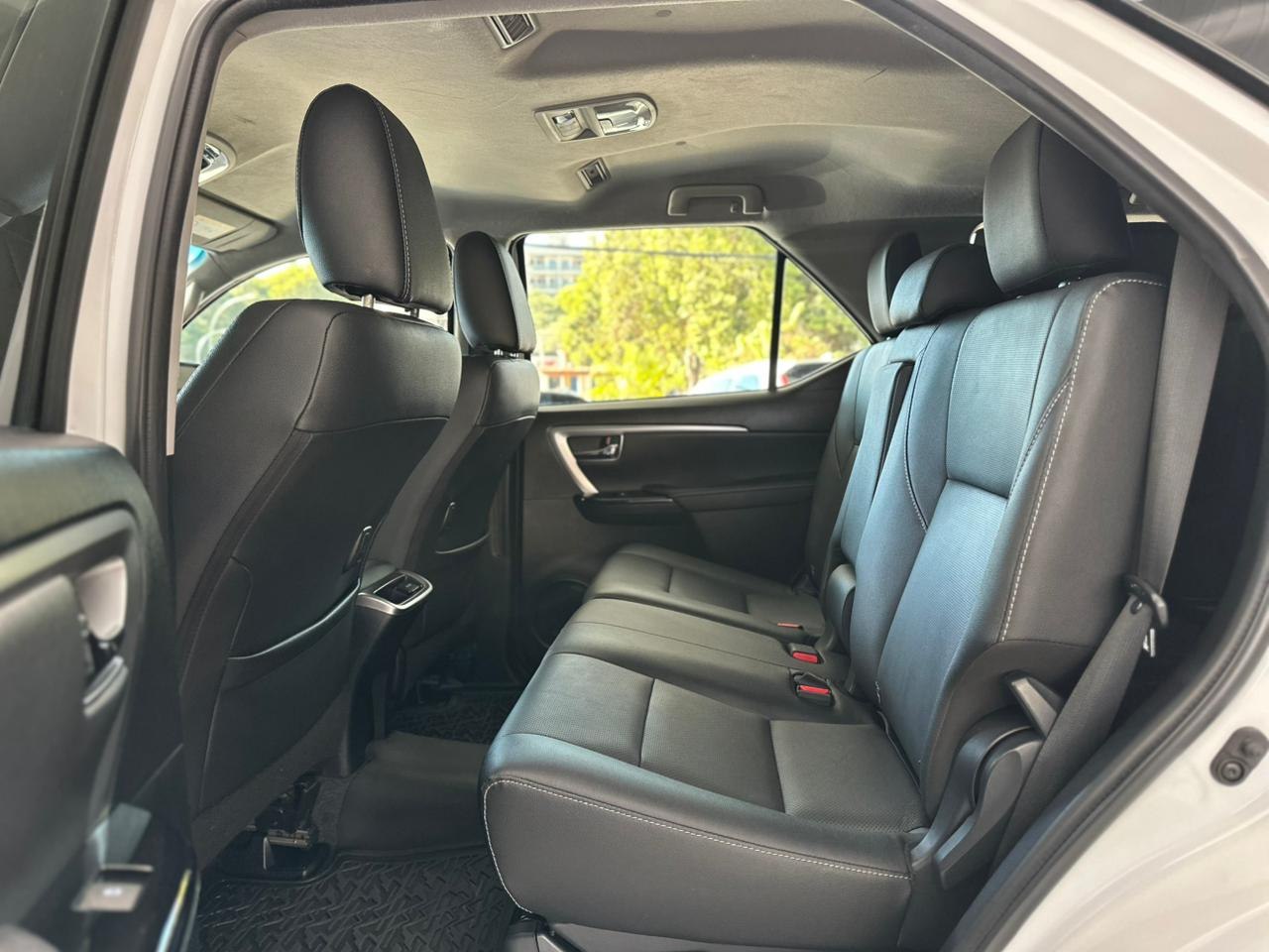 TOYOTA Hilux SW4 2.8 16V 4P SRX PLATINUM 4X4 7 LUGARES TURBO DIESEL AUTOMÁTICO