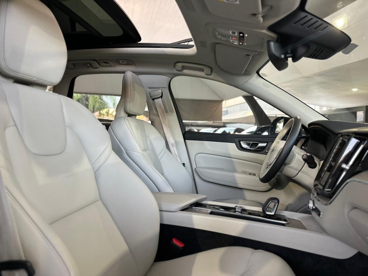 VOLVO XC60 2.0 16V 4P T8 RECHARGE HÍBRIDO PLUS AWD TURBO GEARTRONIC AUTOMÁTICO