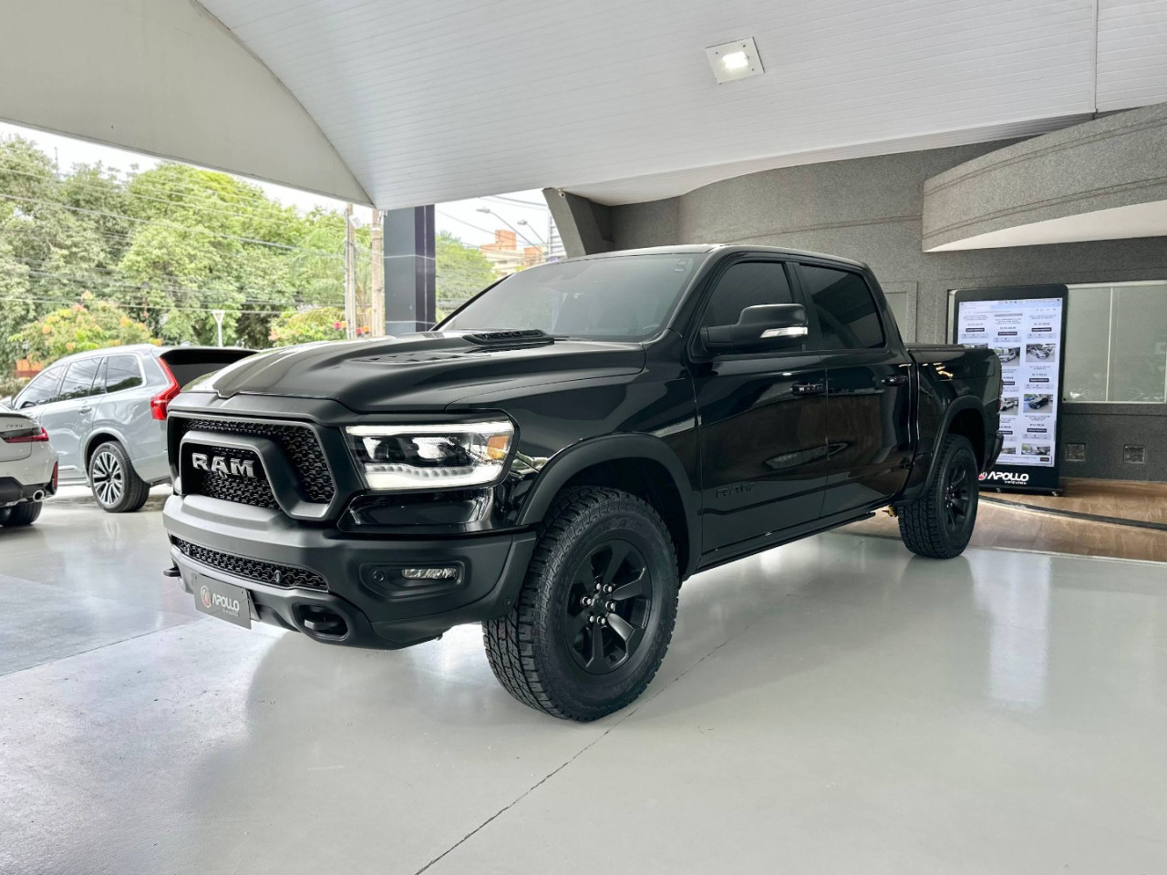 RAM 1500 5.7 V8 REBEL CABINE DUPLA 4X4 AUTOMÁTICO