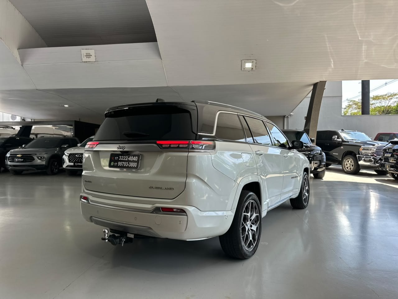 JEEP Commander 2.0 16V 4P TD380 OVERLAND 4X4 TURBO DIESEL AUTOMÁTICO AT9