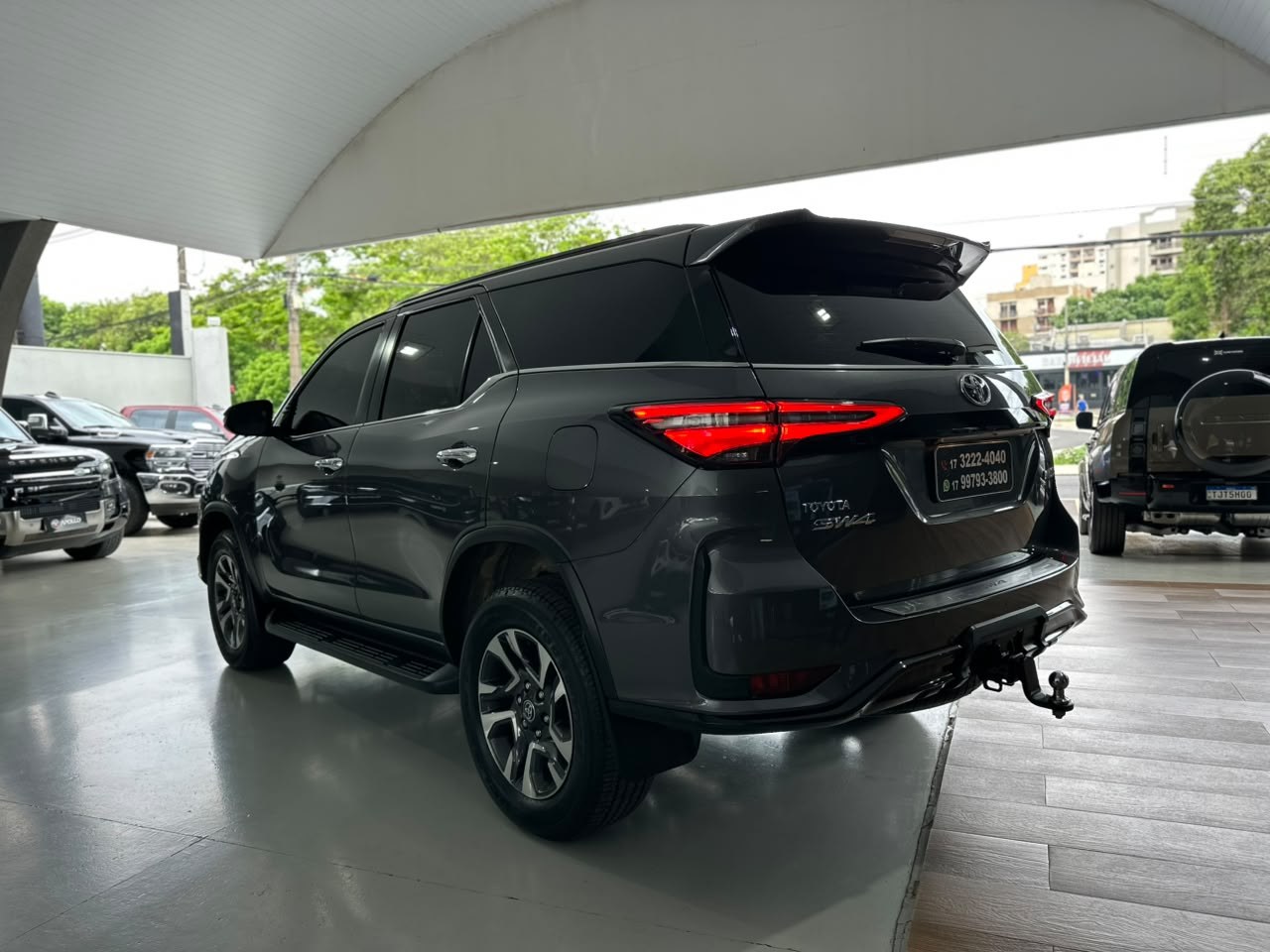 TOYOTA Hilux SW4 2.8 4P SRX 4X4 DIAMOND 7 LUGARES TURBO DIESEL AUTOMÁTICO