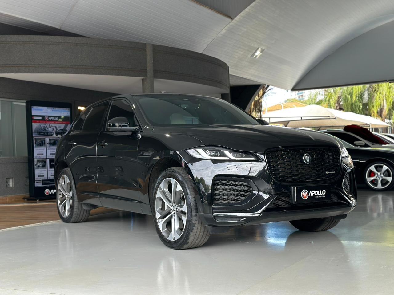 JAGUAR F-Pace 2.0 16V 4P AWD P400E PHEV R-DYNAMIC SE TURBO AUTOMÁTICO