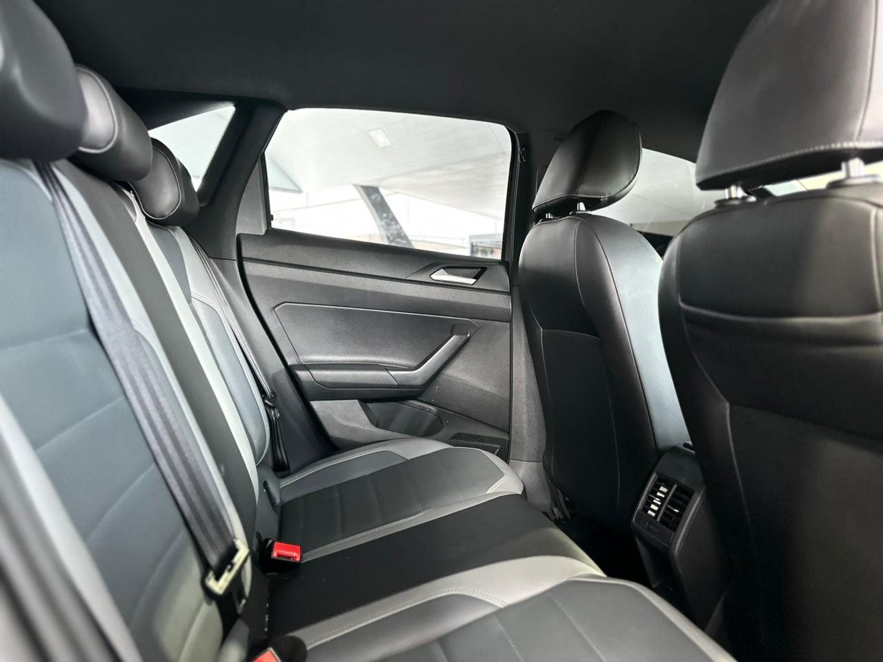 VOLKSWAGEN Nivus 1.0 4P FLEX 200 TSI HIGHLINE TURBO AUTOMÁTICO