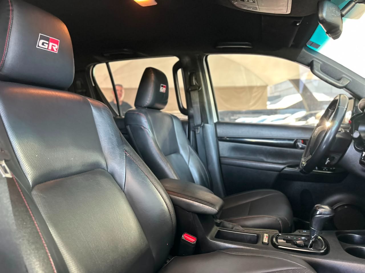 TOYOTA Hilux Caminhonete 2.8 16V GR SPORT 4X4 TURBO DIESEL CABINE DUPLA AUTOMÁTICO