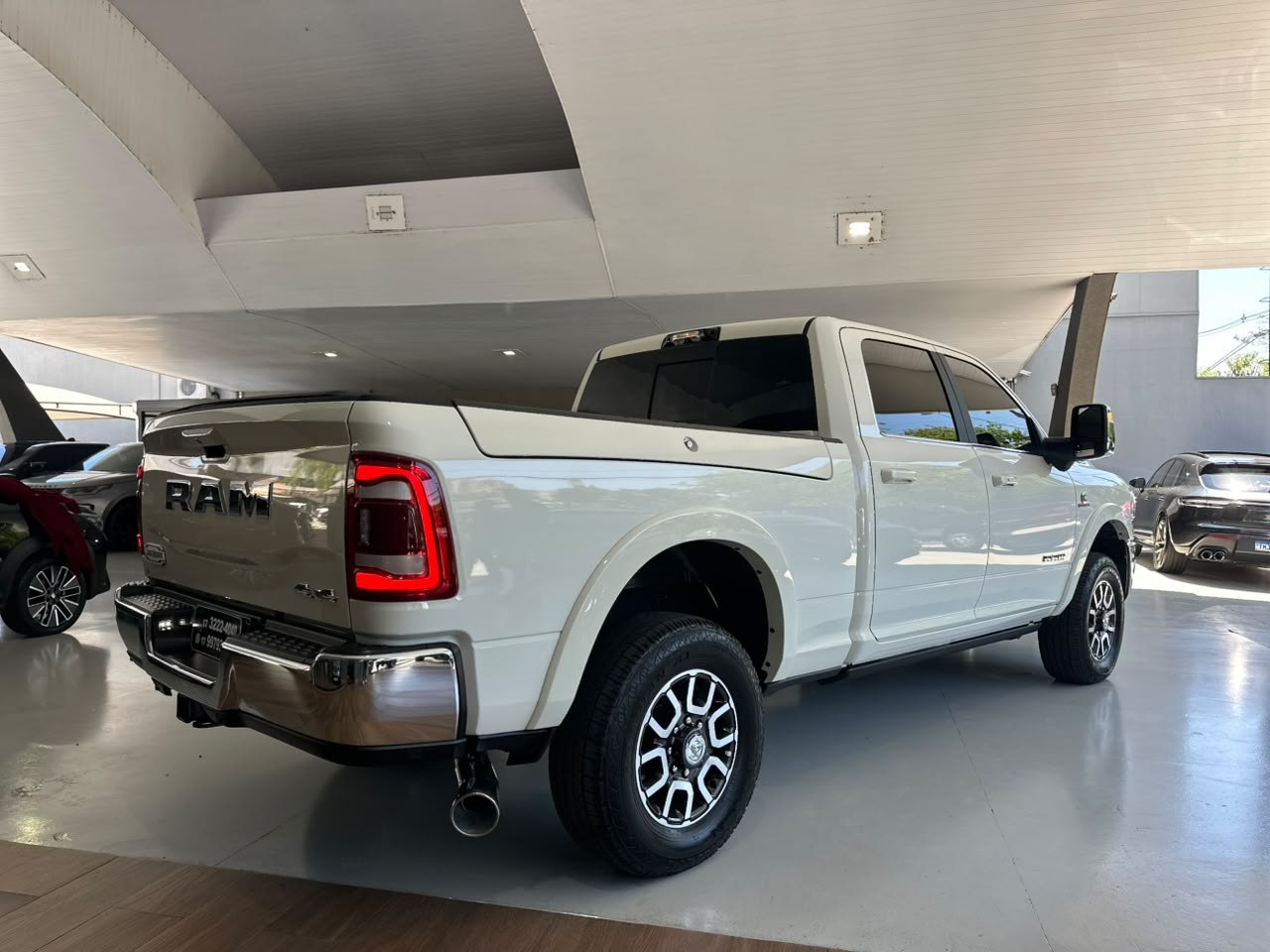 RAM 3500 6.7 I6 LIMITED LONG HORN CABINE DUPLA 4X4 TURBO DIESEL AUTOMÁTICO
