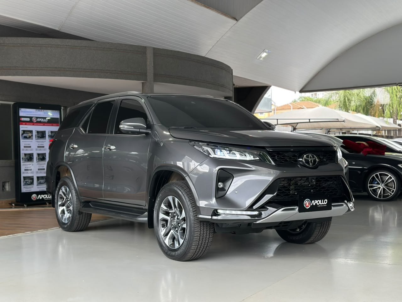 TOYOTA Hilux SW4 2.8 4P SRX 4X4 DIAMOND 7 LUGARES TURBO DIESEL AUTOMÁTICO