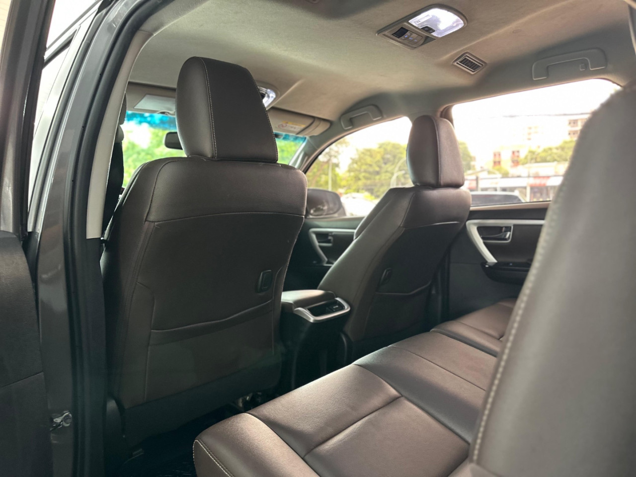 TOYOTA Hilux SW4 2.8 4P SRX 4X4 TURBO DIESEL AUTOMÁTICO