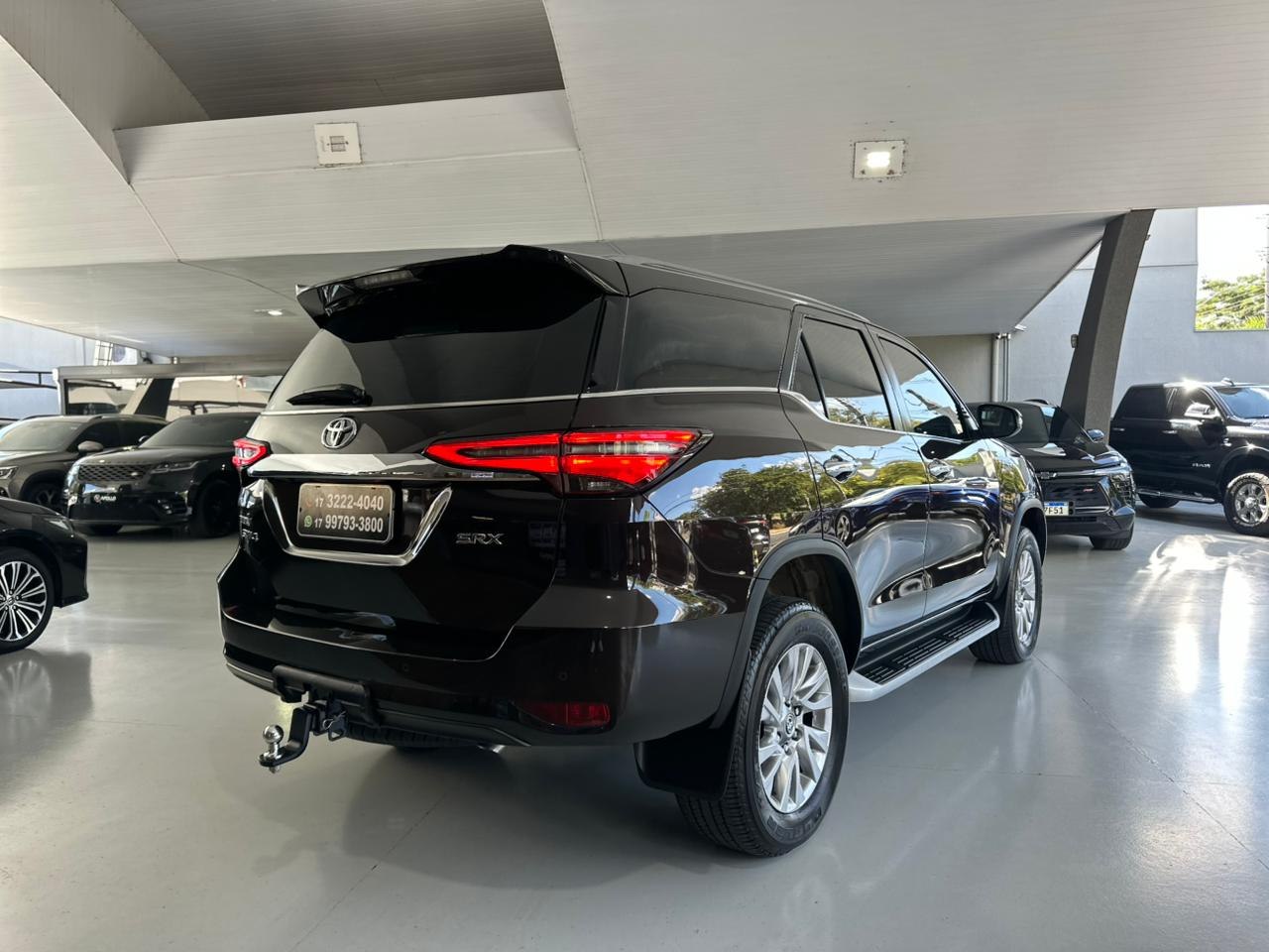 TOYOTA Hilux SW4 2.8 16V 4P SRX 4X4 7 LUGARES TURBO DIESEL AUTOMÁTICO