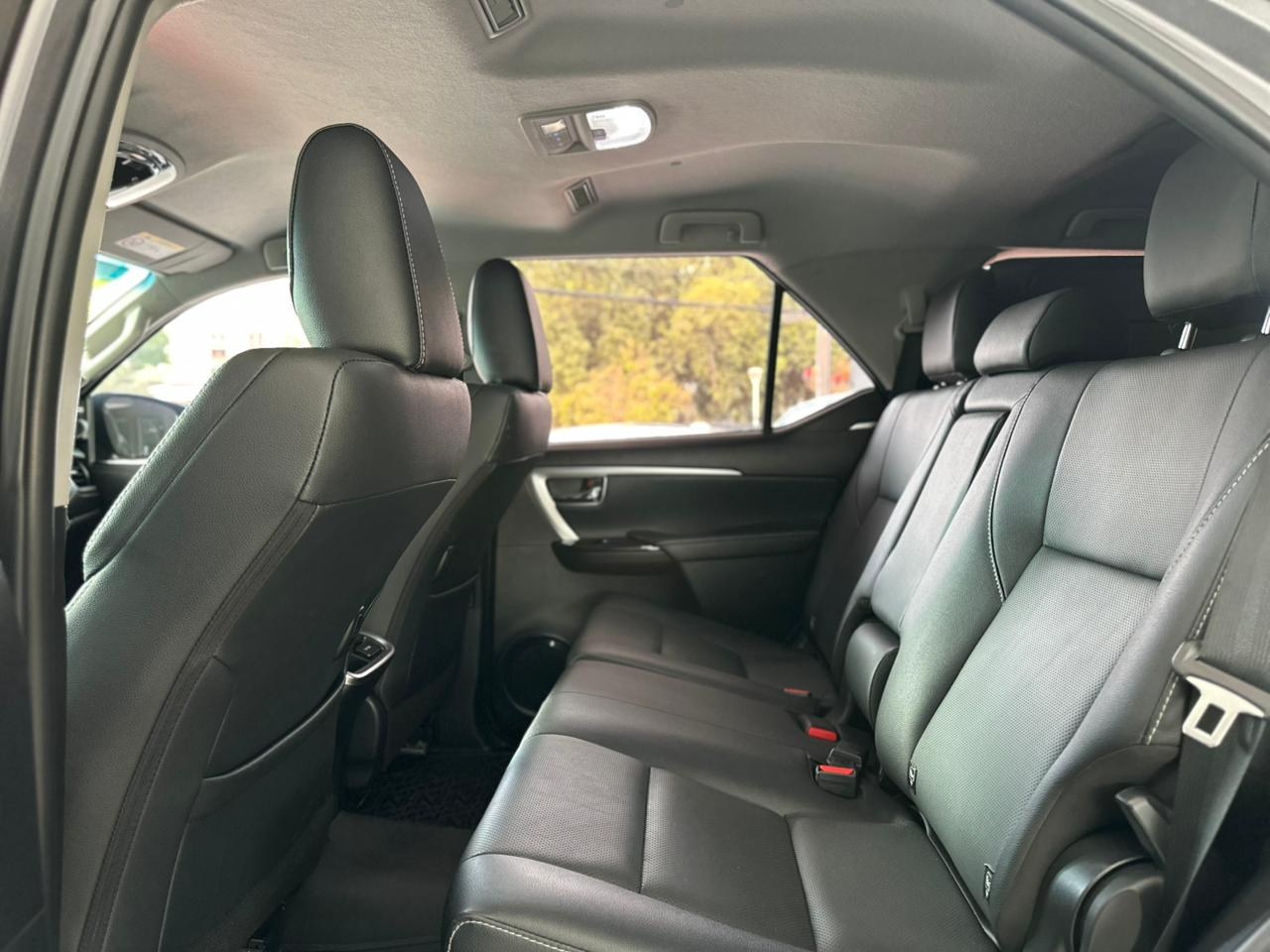TOYOTA Hilux SW4 2.8 4P SRX 4X4 TURBO DIESEL AUTOMÁTICO