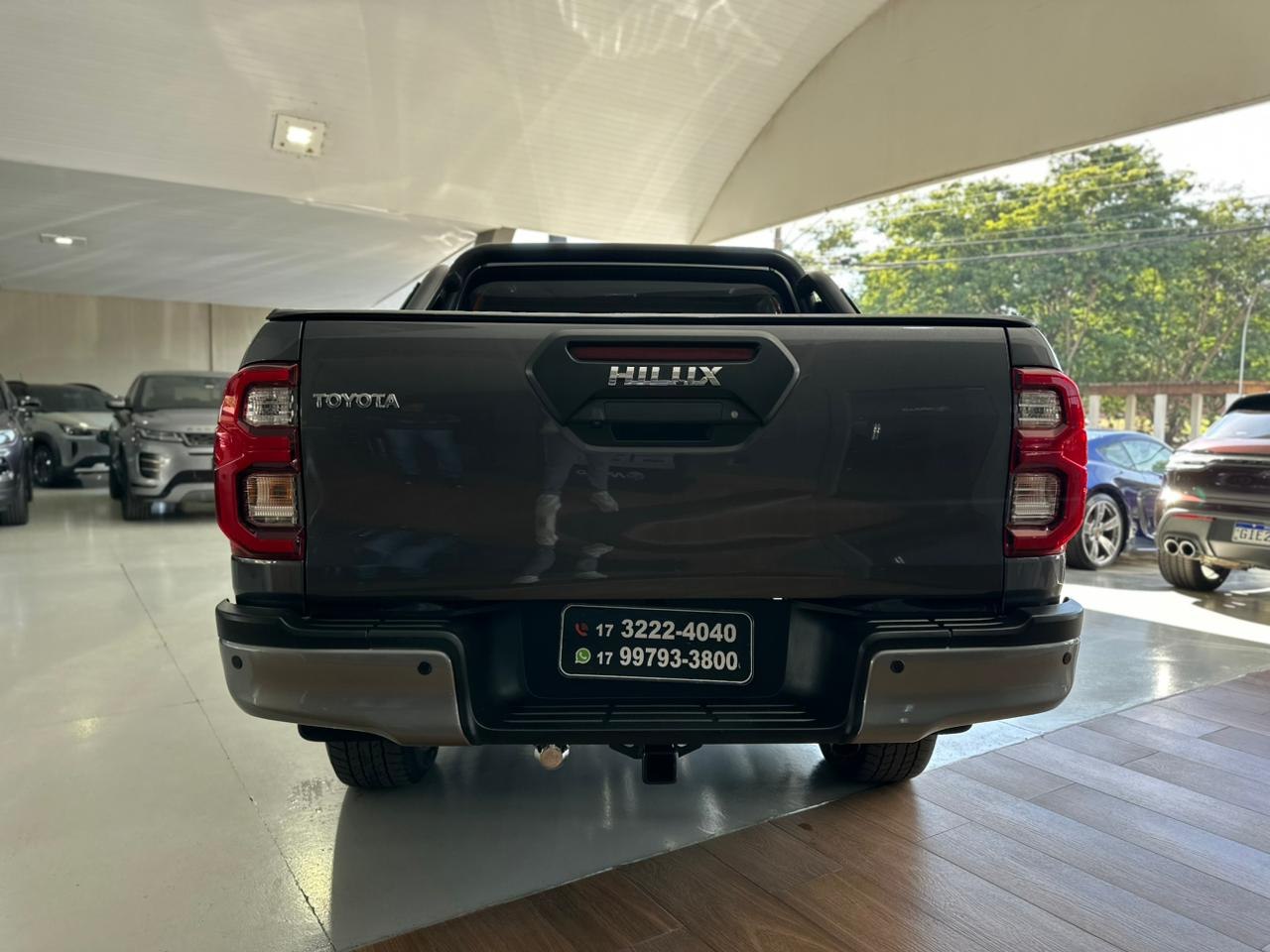 TOYOTA Hilux Caminhonete 2.8 16V SRX CONQUEST 4X4 TURBO DIESEL CABINE DUPLA AUTOMÁTICO