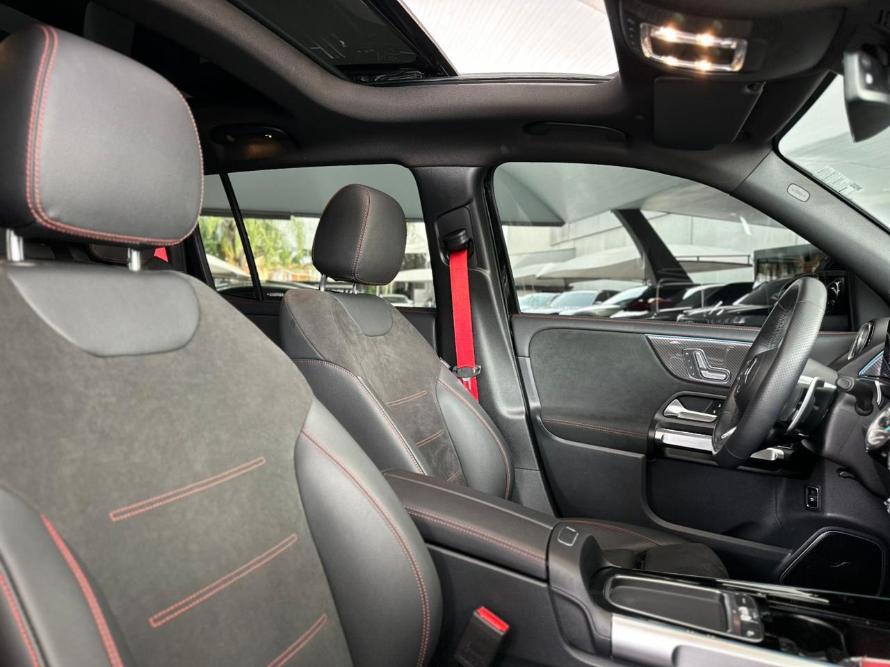 MERCEDES-BENZ GLB 35 AMG 2.0 16V 4P MHEV 4MATIC SPEEDSHIFT AUTOMÁTICO