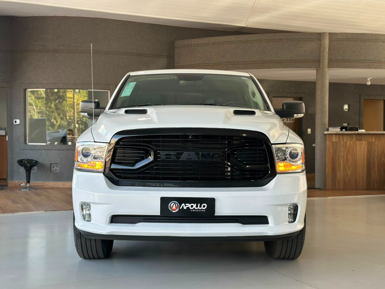 RAM 1500 5.7 V8 REBEL CABINE DUPLA 4X4 AUTOMÁTICO