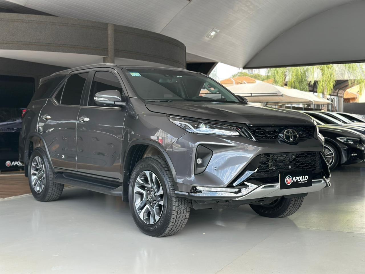 TOYOTA Hilux SW4 2.8 4P SRX 4X4 TURBO DIESEL AUTOMÁTICO