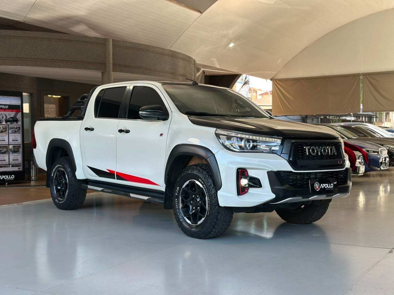 TOYOTA Hilux Caminhonete 2.8 16V GR SPORT 4X4 TURBO DIESEL CABINE DUPLA AUTOMÁTICO