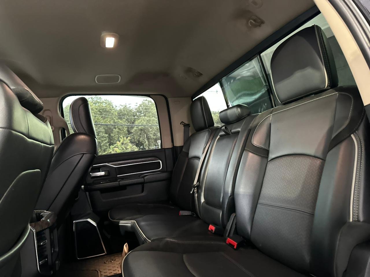 RAM 2500 6.7 I6 24V SLT CABINE DUPLA TURBO DIESEL LARAMIE 4X4 AUTOMÁTICO