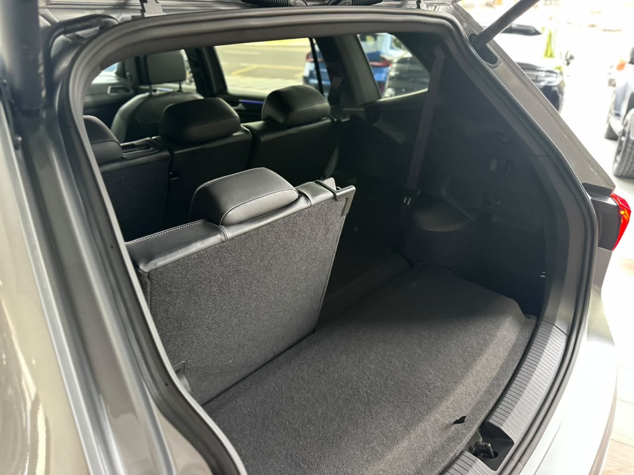 VOLKSWAGEN Tiguan 2.0 16V 4P FSI R-LINE TURBO AUTOMÁTICO