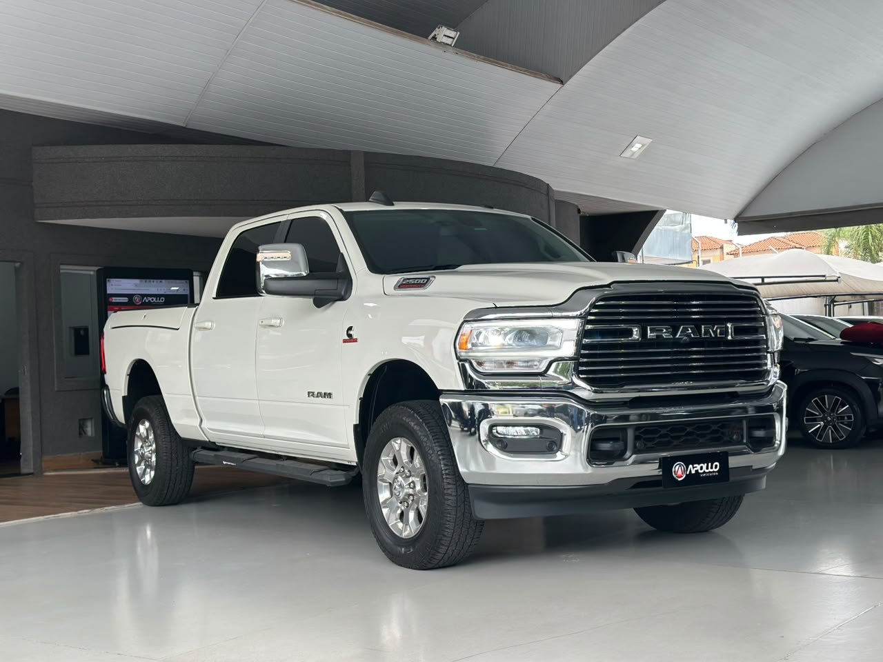 RAM 2500 6.7 I6 24V SLT CABINE DUPLA TURBO DIESEL LARAMIE 4X4 AUTOMÁTICO